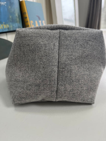 A close up of the boxed bottom of the all purpose sack. 